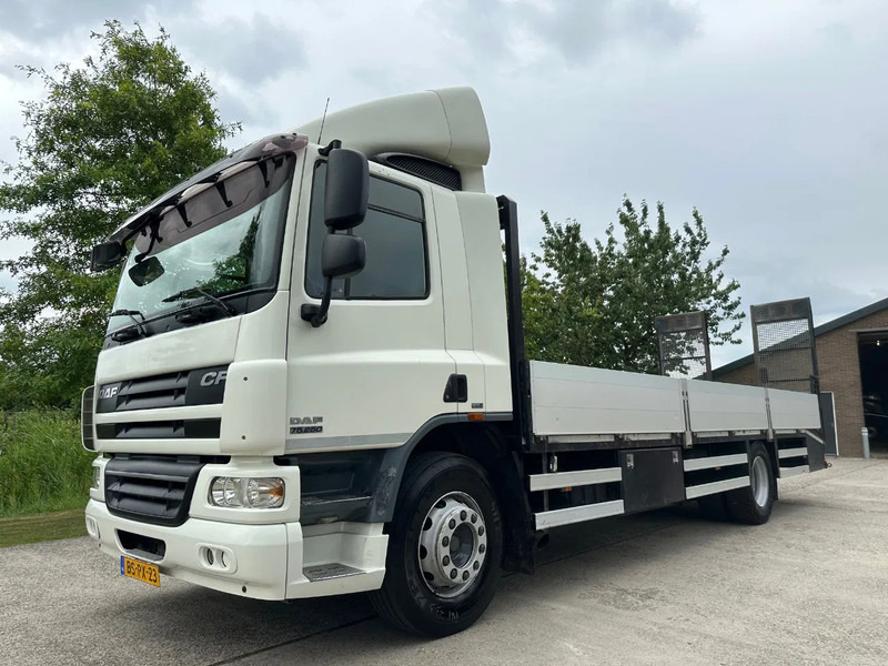 DAF CF 75.250 / NL TRUCK / EURO 5 / 4X2 / HYDRAULIC RAMPS / FULL AIR - Caminhão transporte de veículos: foto 1 DAF CF 75.250 / NL TRUCK / EURO 5 / 4X2 / HYDRAULIC RAMPS / FULL AIR - Caminhão transporte de veículos: foto 1