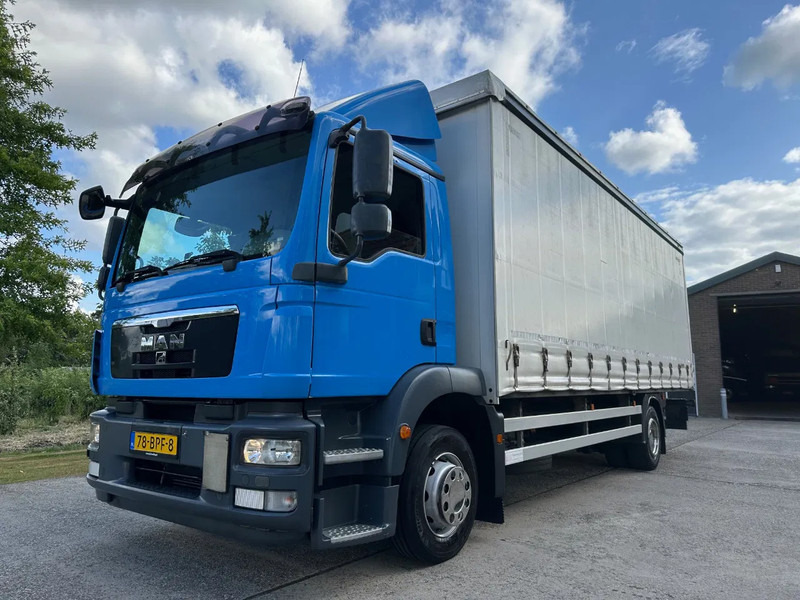 MAN TGM 15.250 / NL TRUCK / EURO 5 / SLIDING ROOF / BOX + TAILLIFT / FULL AIR / NAVI - Caminhão furgão: foto 1 MAN TGM 15.250 / NL TRUCK / EURO 5 / SLIDING ROOF / BOX + TAILLIFT / FULL AIR / NAVI - Caminhão furgão: foto 1