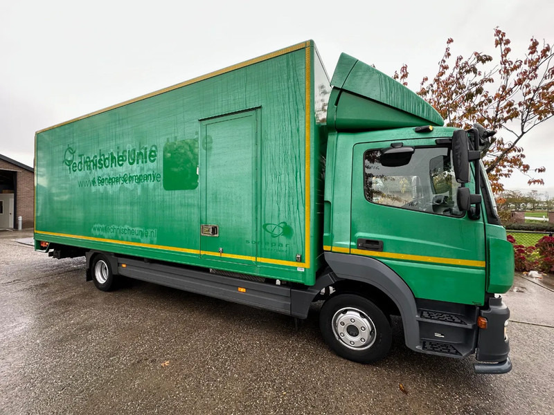 Mercedes-Benz Atego 1018 / NL TRUCK / EURO 6 / ONLY 100.000KM! / BOX+LIFT+SIDE DOOR / CLIMA / AUTOMATIC - Caminhão furgão: foto 3 Mercedes-Benz Atego 1018 / NL TRUCK / EURO 6 / ONLY 100.000KM! / BOX+LIFT+SIDE DOOR / CLIMA / AUTOMATIC - Caminhão furgão: foto 3