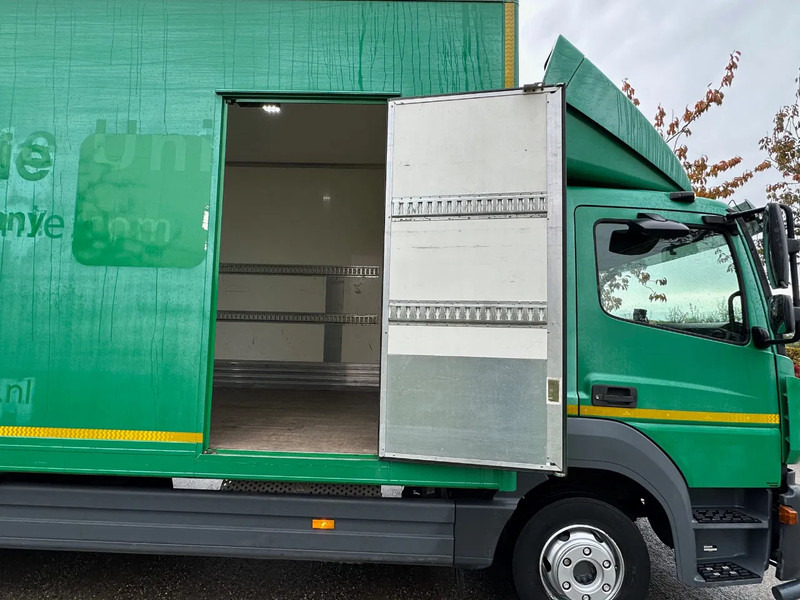 Mercedes-Benz Atego 1018 / NL TRUCK / EURO 6 / ONLY 100.000KM! / BOX+LIFT+SIDE DOOR / CLIMA / AUTOMATIC - Caminhão furgão: foto 2 Mercedes-Benz Atego 1018 / NL TRUCK / EURO 6 / ONLY 100.000KM! / BOX+LIFT+SIDE DOOR / CLIMA / AUTOMATIC - Caminhão furgão: foto 2