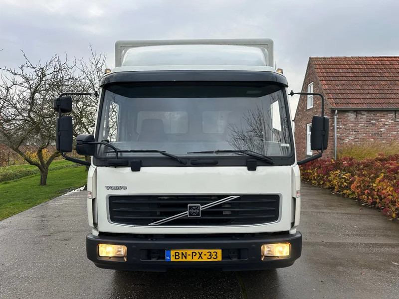 Volvo FL 612 180 / 12T / NL TRUCK / EURO3 / ANALOG / MANUAL / LEAF SPRING / BOX+LIFT / LOW KM - Caminhão furgão: foto 2 Volvo FL 612 180 / 12T / NL TRUCK / EURO3 / ANALOG / MANUAL / LEAF SPRING / BOX+LIFT / LOW KM - Caminhão furgão: foto 2