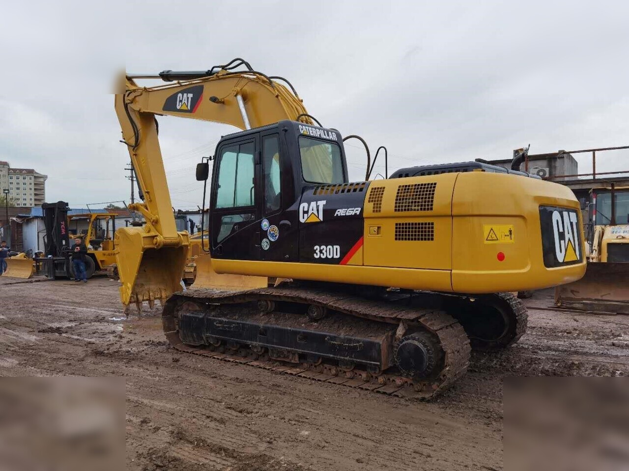 CATERPILLAR 330D - Escavadora de rastos: foto 1 CATERPILLAR 330D - Escavadora de rastos: foto 1