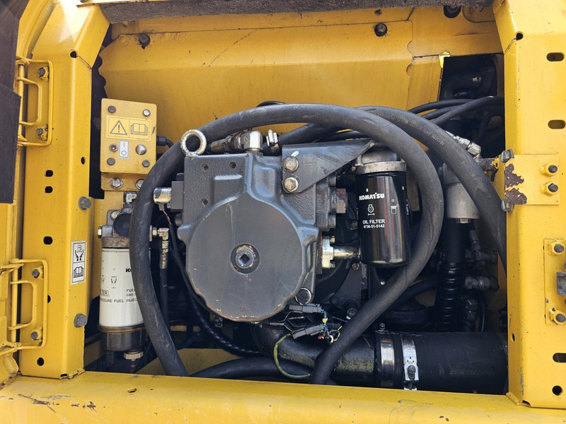 Escavadora de rastos Komatsu PC210LC-8: foto 17