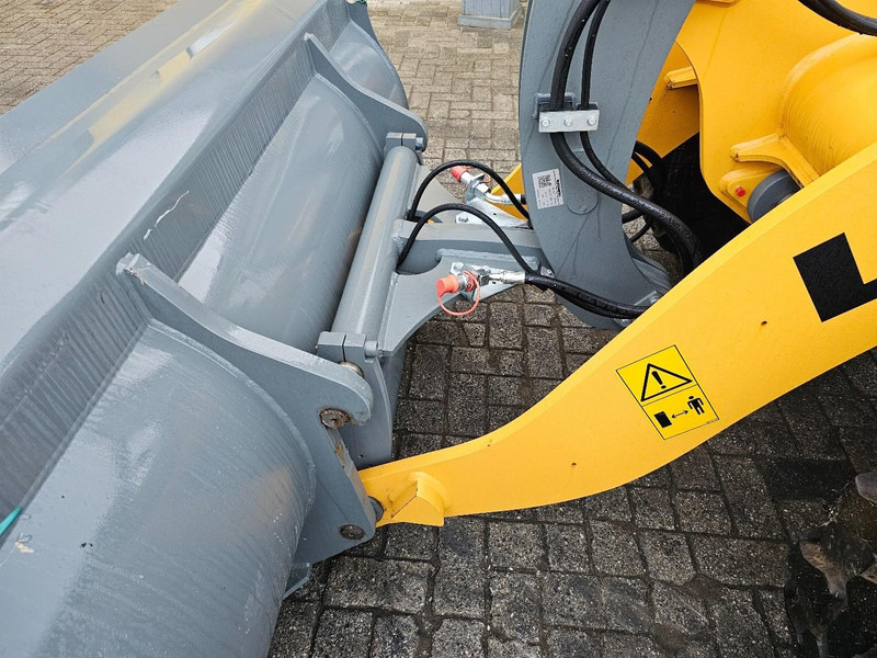 Carregadeira de rodas Liebherr L504C * NEW *: foto 12 Carregadeira de rodas Liebherr L504C * NEW *: foto 12