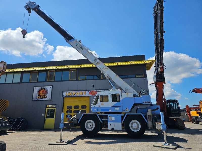 Tadano TR250E - Grua todo o terreno: foto 1 Tadano TR250E - Grua todo o terreno: foto 1