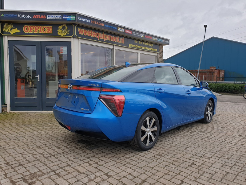 Toyota Mirai - Sedã: foto 5 Toyota Mirai - Sedã: foto 5