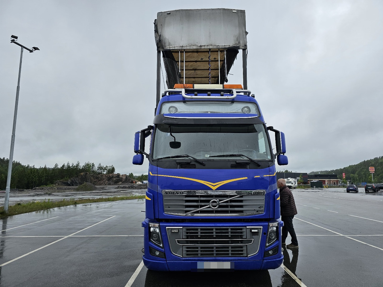 Volvo FH16 540 6x4 - Caminhão com lona: foto 4 Volvo FH16 540 6x4 - Caminhão com lona: foto 4