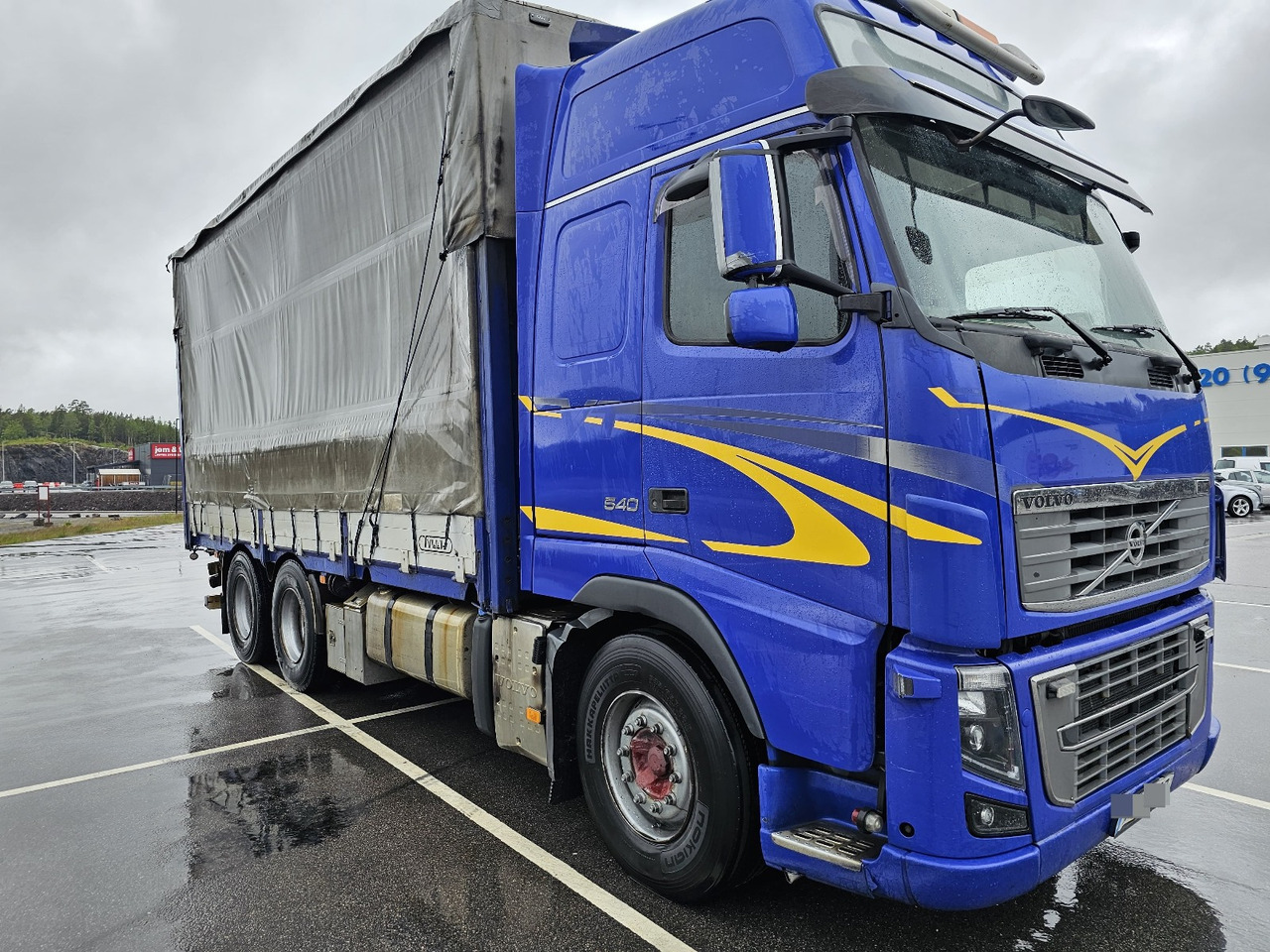Volvo FH16 540 6x4 - Caminhão com lona: foto 3 Volvo FH16 540 6x4 - Caminhão com lona: foto 3