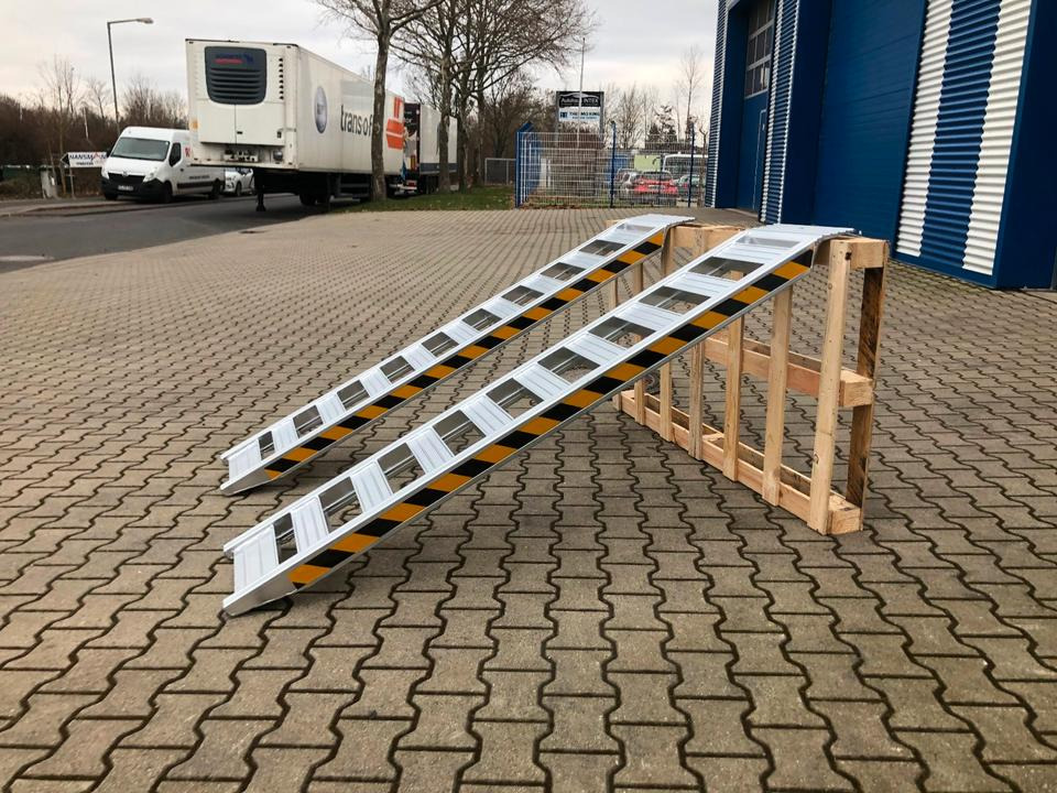 Alurampen Satz 2m 2000KG Minibagger Minilader Quad Auffahrrampe *INKL.19% MWST* - Rampa de carregamento: foto 5 Alurampen Satz 2m 2000KG Minibagger Minilader Quad Auffahrrampe *INKL.19% MWST* - Rampa de carregamento: foto 5