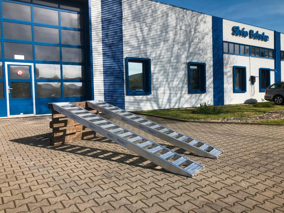 Alurampen Satz 3m 3000KG Minibagger Minilader Quad Auffahrrampe *INKL.19% MWST* - Rampa de carregamento: foto 4 Alurampen Satz 3m 3000KG Minibagger Minilader Quad Auffahrrampe *INKL.19% MWST* - Rampa de carregamento: foto 4