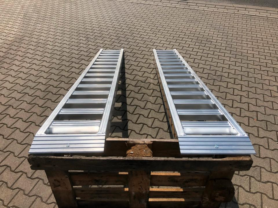 Rampa de carregamento Alurampen Satz 3m 3000KG Minibagger Minilader Quad Auffahrrampe *INKL.19% MWST*: foto 9 Rampa de carregamento Alurampen Satz 3m 3000KG Minibagger Minilader Quad Auffahrrampe *INKL.19% MWST*: foto 9