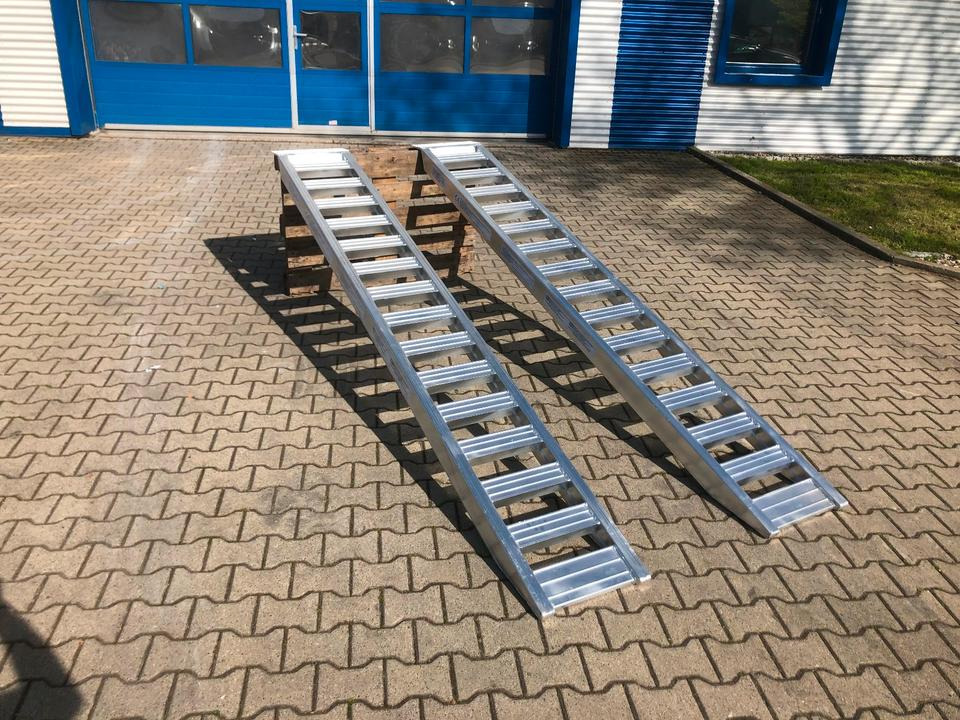 Alurampen Satz 3m 3000KG Minibagger Minilader Quad Auffahrrampe *INKL.19% MWST* - Rampa de carregamento: foto 5 Alurampen Satz 3m 3000KG Minibagger Minilader Quad Auffahrrampe *INKL.19% MWST* - Rampa de carregamento: foto 5