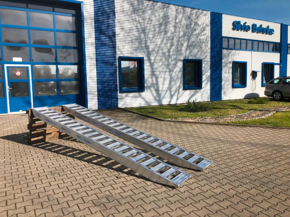 Alurampen Satz 4m 4000KG Minibagger Minilader Quad Auffahrrampe *INKL.19% MWST* - Rampa de carregamento: foto 5 Alurampen Satz 4m 4000KG Minibagger Minilader Quad Auffahrrampe *INKL.19% MWST* - Rampa de carregamento: foto 5