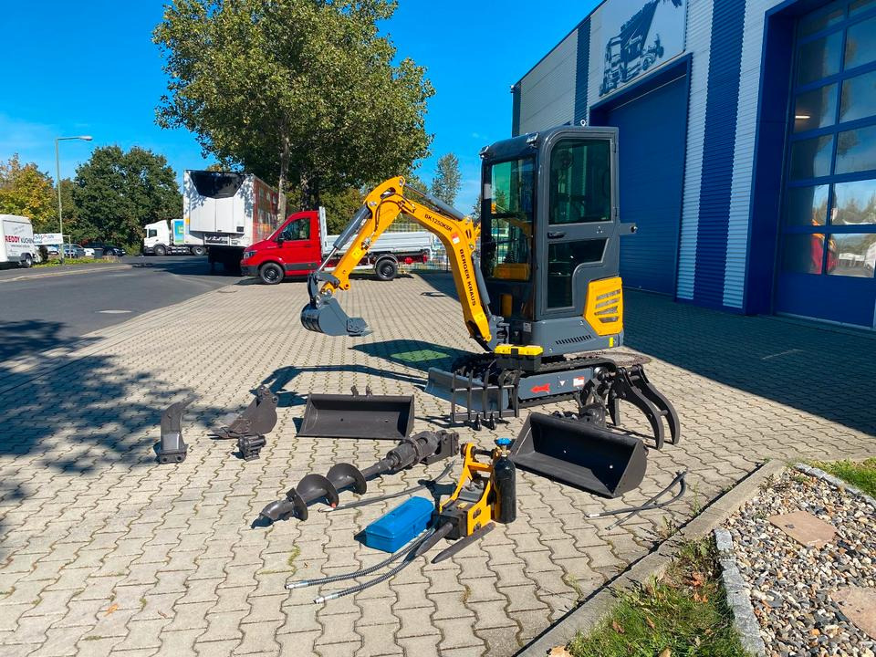 Minibagger BK1250KSR inkl. Zubehörpaket Groß *INKL.19% MWST*KUBOTA*SCHWENKARM*VERSTELLFAHRW*SOFORT!* - Mini escavadeira: foto 1 Minibagger BK1250KSR inkl. Zubehörpaket Groß *INKL.19% MWST*KUBOTA*SCHWENKARM*VERSTELLFAHRW*SOFORT!* - Mini escavadeira: foto 1
