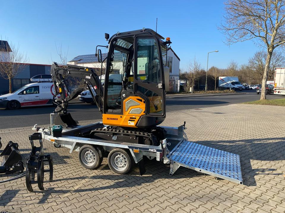 Minibagger BK2000NKSR + Tieflader + Zubehör *INKL.19% MWST*BERGER KRAUS*KUBOTA* KLIMA*SCHWENKARM*VERSTELLFAHRWERK* - Mini escavadeira, Reboque: foto 5 Minibagger BK2000NKSR + Tieflader + Zubehör *INKL.19% MWST*BERGER KRAUS*KUBOTA* KLIMA*SCHWENKARM*VERSTELLFAHRWERK* - Mini escavadeira, Reboque: foto 5