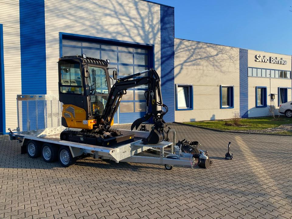 Minibagger BK2000NKSR + Tieflader + Zubehör *INKL.19% MWST*BERGER KRAUS*KUBOTA* KLIMA*SCHWENKARM*VERSTELLFAHRWERK* - Mini escavadeira, Reboque: foto 4 Minibagger BK2000NKSR + Tieflader + Zubehör *INKL.19% MWST*BERGER KRAUS*KUBOTA* KLIMA*SCHWENKARM*VERSTELLFAHRWERK* - Mini escavadeira, Reboque: foto 4
