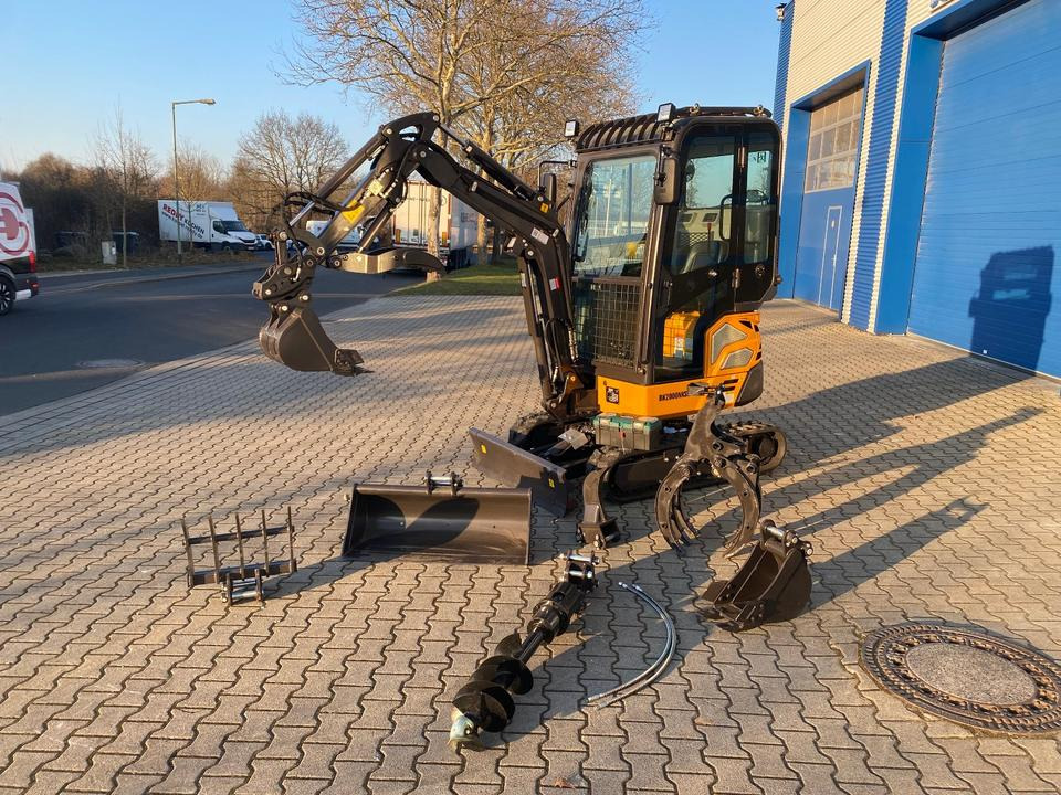 Minibagger BK2000NKSR inkl. Zubehörpaket *INKL.19% MWST*BERGER KRAUS*KUBOTA* KLIMA*SCHWENKARM*VERSTELLFAHRWERK* - Mini escavadeira: foto 2 Minibagger BK2000NKSR inkl. Zubehörpaket *INKL.19% MWST*BERGER KRAUS*KUBOTA* KLIMA*SCHWENKARM*VERSTELLFAHRWERK* - Mini escavadeira: foto 2