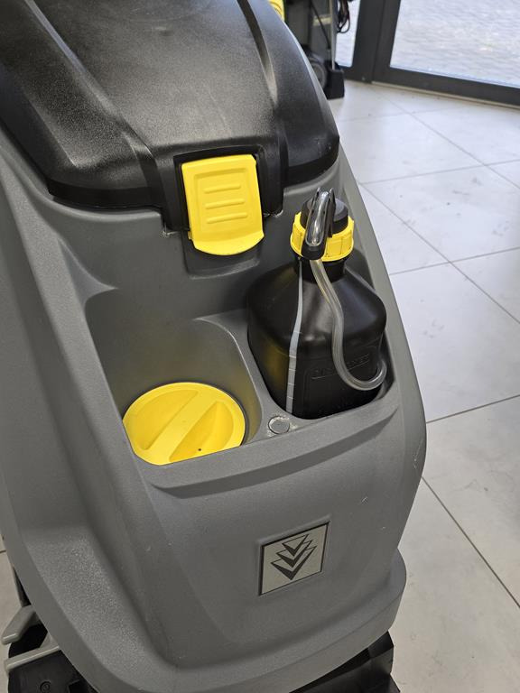 Lavadora aspiradora de pavimentos KÄRCHER Szorowarka Karcher B40 C Bp + R55 Hako Nilfisk: foto 9