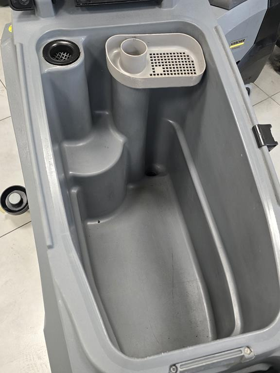 Lavadora aspiradora de pavimentos KÄRCHER Szorowarka Karcher B40 C Bp + R55 Hako Nilfisk: foto 12
