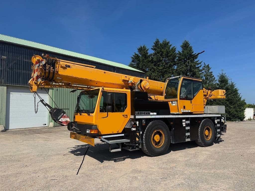 Liebherr LTM 1030-2.1 - Guindaste móvel: foto 1 Liebherr LTM 1030-2.1 - Guindaste móvel: foto 1