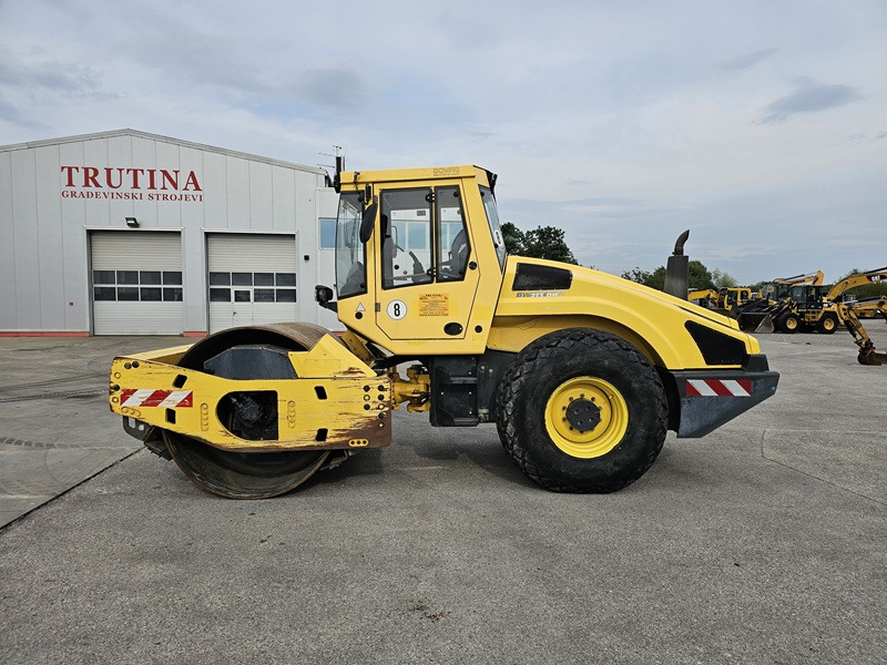 BOMAG BW213DH-4 BVC - Compactador: foto 1 BOMAG BW213DH-4 BVC - Compactador: foto 1