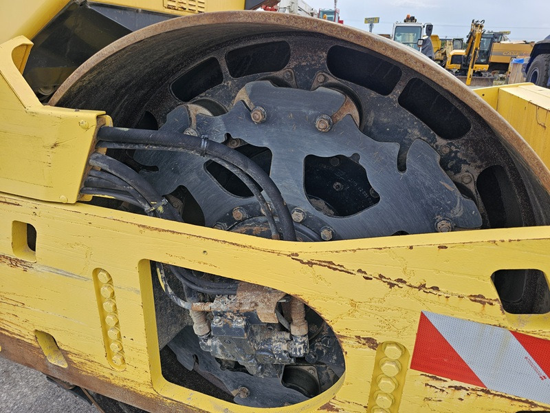 Locação de BOMAG BW213DH-4 BVC BOMAG BW213DH-4 BVC: foto 16