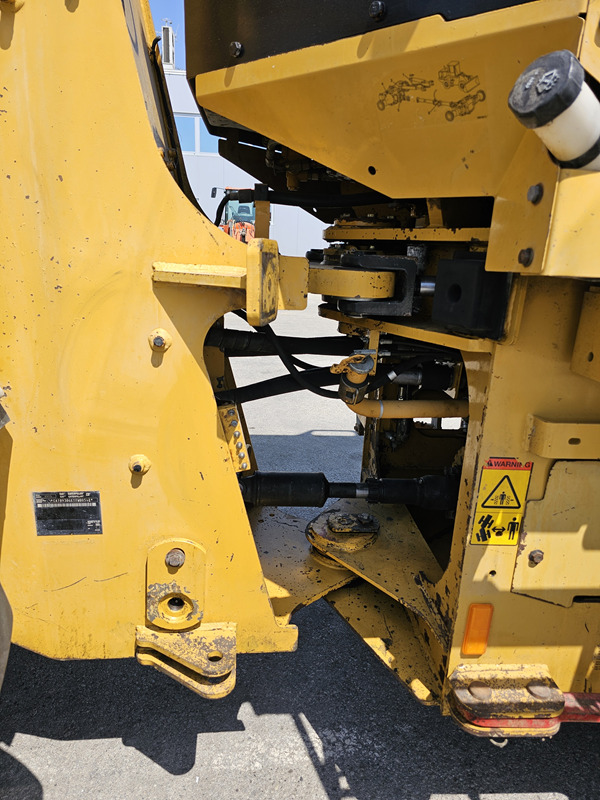 Carregadeira de rodas CATERPILLAR 930G: foto 13