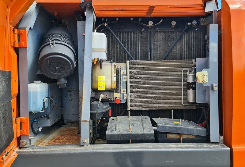 Escavadora de rastos Hitachi ZX180LC-3: foto 13