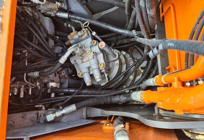 Escavadora de rastos Hitachi ZX180LC-3: foto 12