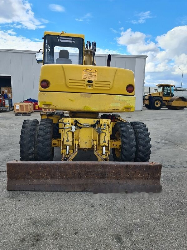 Komatsu PW110 - Escavadeira de rodas: foto 3 Komatsu PW110 - Escavadeira de rodas: foto 3