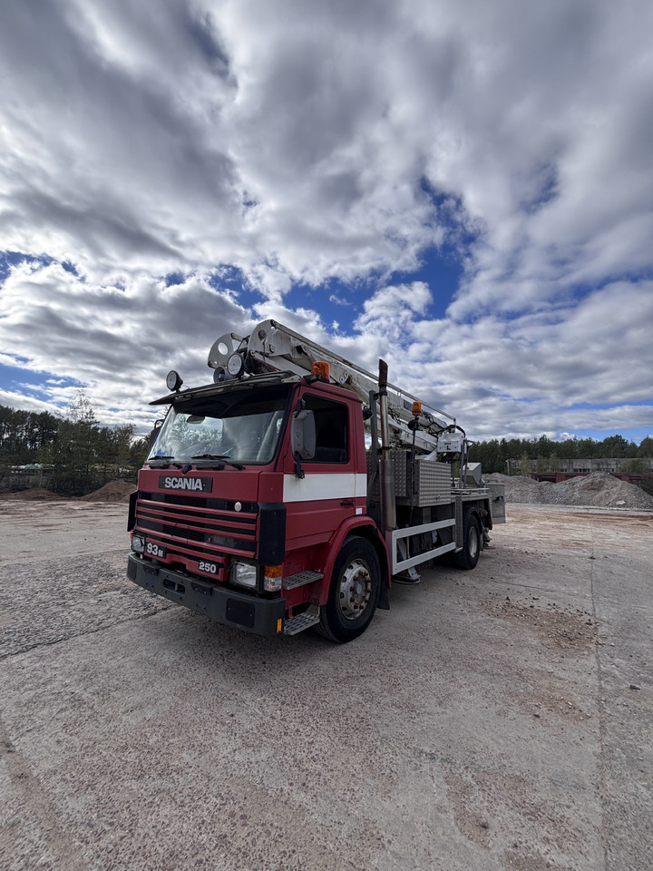 SCANIA - Carro de bombeiro: foto 1 SCANIA - Carro de bombeiro: foto 1