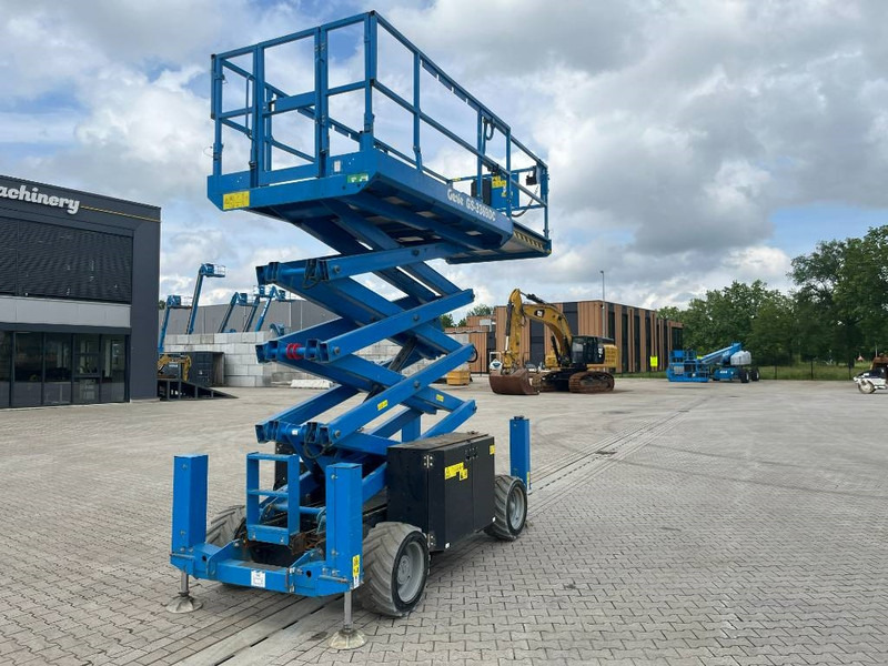Genie GS 3369 DC - Plataforma de Tijera/ Plataforma de tesoura: foto 3 Genie GS 3369 DC - Plataforma de Tijera/ Plataforma de tesoura: foto 3