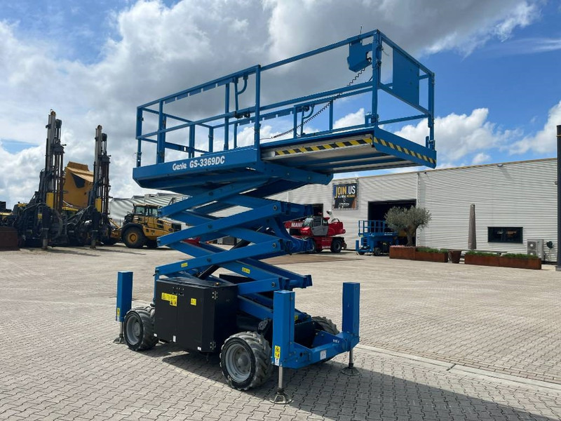 Genie GS 3369 DC - Plataforma de Tijera/ Plataforma de tesoura: foto 4 Genie GS 3369 DC - Plataforma de Tijera/ Plataforma de tesoura: foto 4
