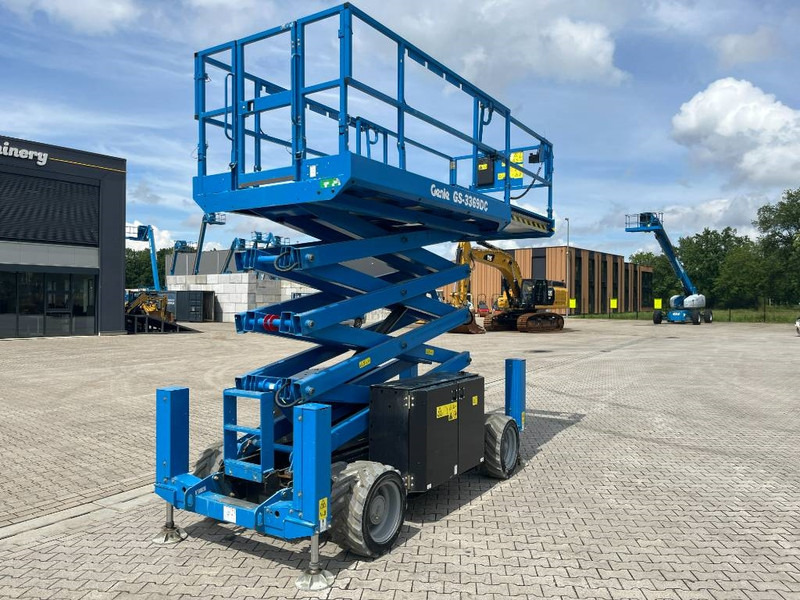 Genie GS 3369 DC - Plataforma de Tijera/ Plataforma de tesoura: foto 3 Genie GS 3369 DC - Plataforma de Tijera/ Plataforma de tesoura: foto 3