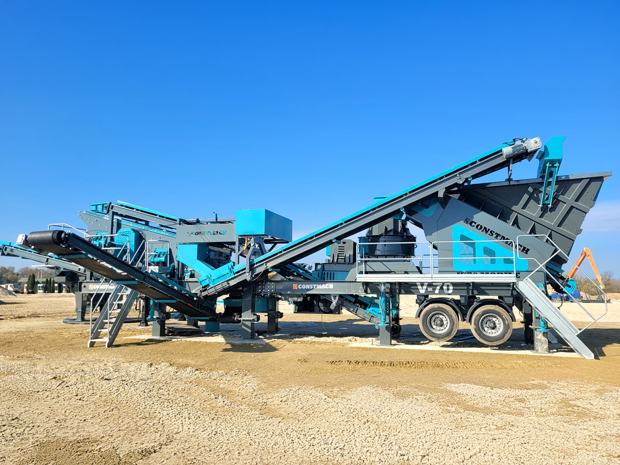 Constmach 100-150 Ton Capacity Mobile Vertical Shaft Impact Crusher - Britadeira móvel: foto 3 Constmach 100-150 Ton Capacity Mobile Vertical Shaft Impact Crusher - Britadeira móvel: foto 3