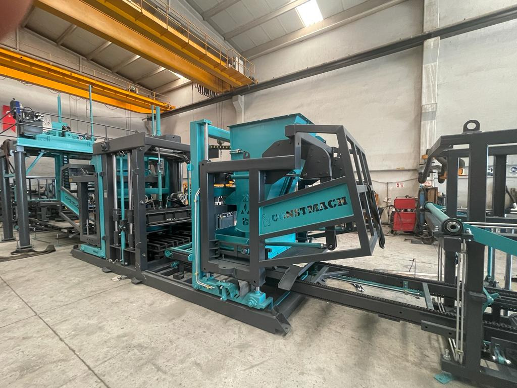 Constmach Machine à Fabriquer des Briquettes BS-42 (Machine à Fabriquer des Blocs de Béton) - Máquina de fazer bloco: foto 1 Constmach Machine à Fabriquer des Briquettes BS-42 (Machine à Fabriquer des Blocs de Béton) - Máquina de fazer bloco: foto 1