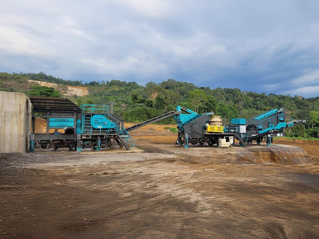 Constmach Mobile Jaw Crushing Plant With A Capacity Of 250 To 300 T/h - Britadeira móvel: foto 2 Constmach Mobile Jaw Crushing Plant With A Capacity Of 250 To 300 T/h - Britadeira móvel: foto 2
