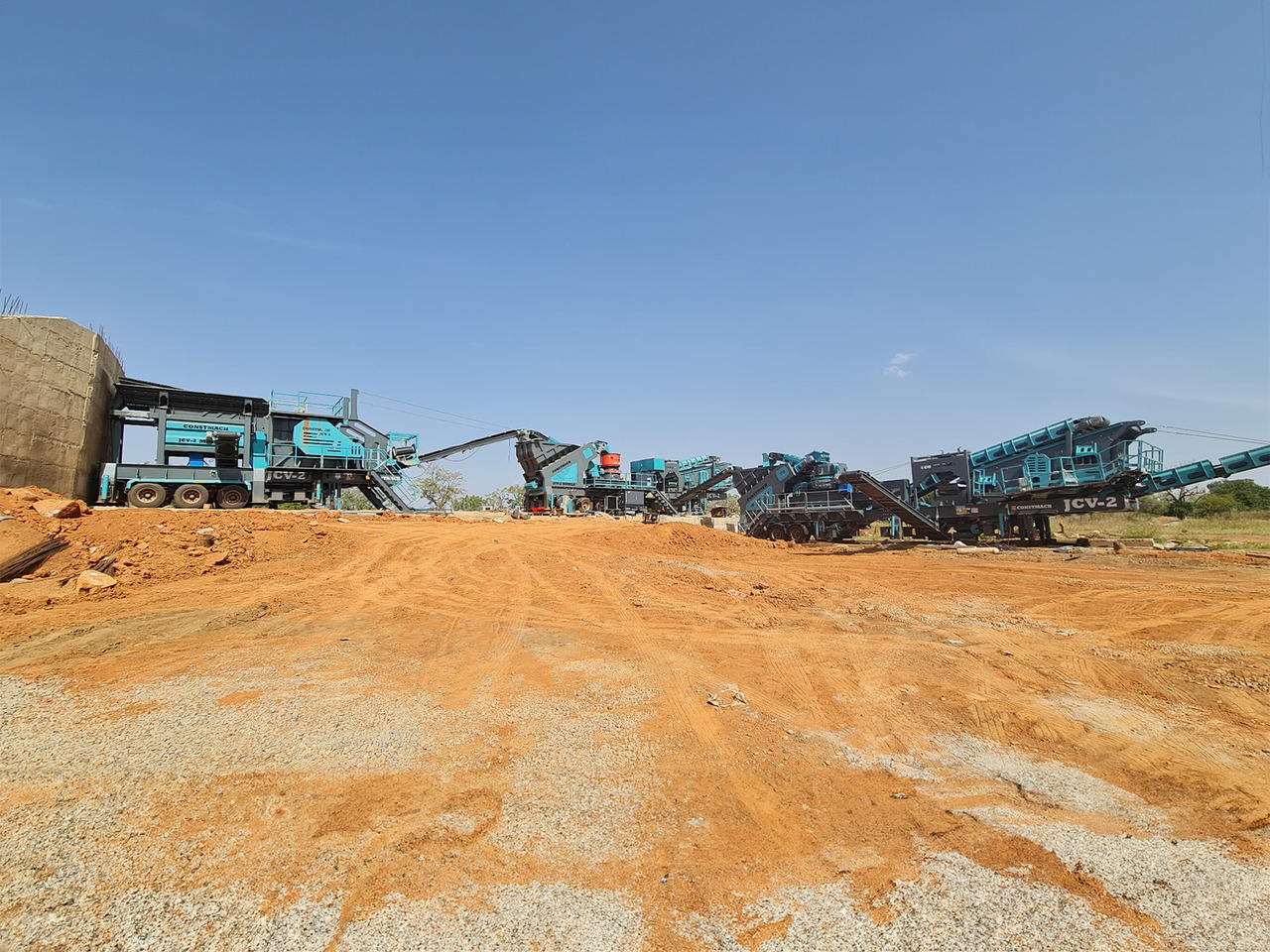 Constmach Mobile Steinbrechanlage mit einer Leistung von 150 t/h ab Lager lieferbar - Britadeira móvel: foto 1 Constmach Mobile Steinbrechanlage mit einer Leistung von 150 t/h ab Lager lieferbar - Britadeira móvel: foto 1
