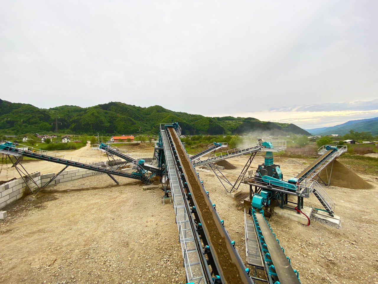 Constmach Stationäre Wasch- und Siebanlagen (Sand-, Kies-, Schotter Wäsche und -siebung) - Peneira vibratória: foto 2 Constmach Stationäre Wasch- und Siebanlagen (Sand-, Kies-, Schotter Wäsche und -siebung) - Peneira vibratória: foto 2