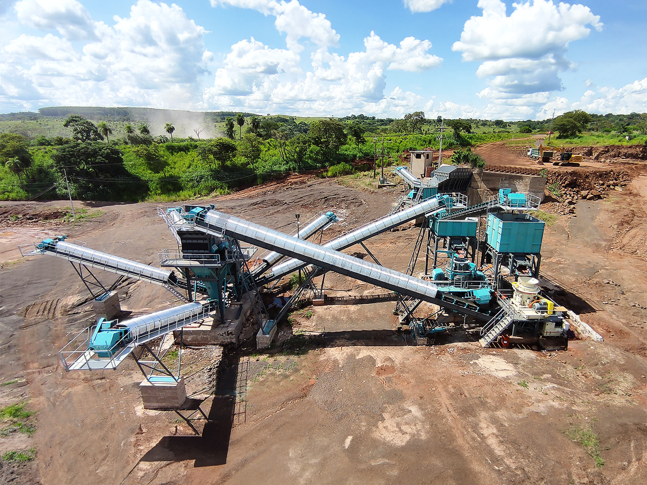 Constmach Stationary Basalt Stone Crushing Plant 250-300 Tph - Britador: foto 1 Constmach Stationary Basalt Stone Crushing Plant 250-300 Tph - Britador: foto 1