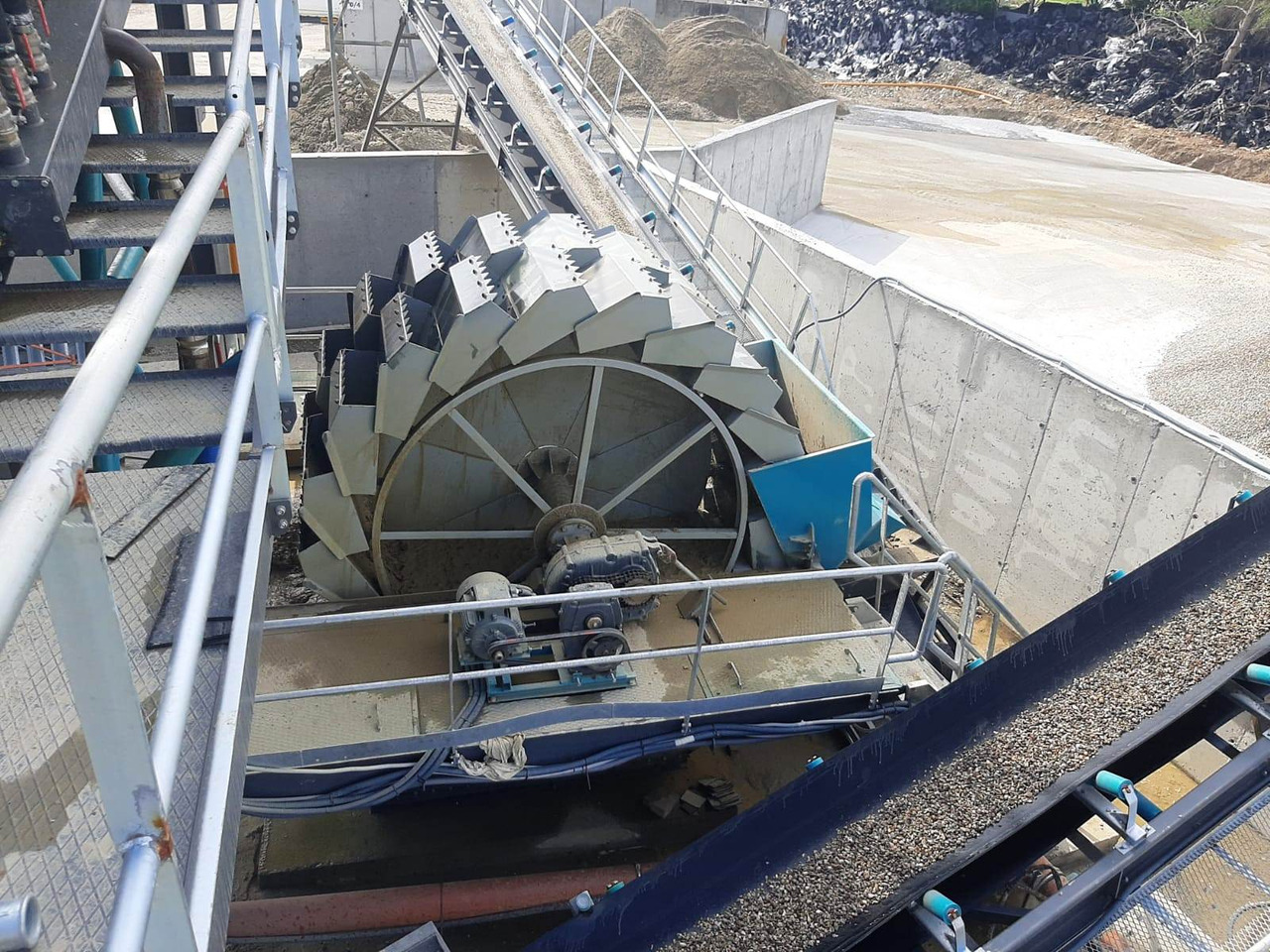 Constmach Wheeled Bucket Sand Washing Machine - Peneira vibratória: foto 3 Constmach Wheeled Bucket Sand Washing Machine - Peneira vibratória: foto 3