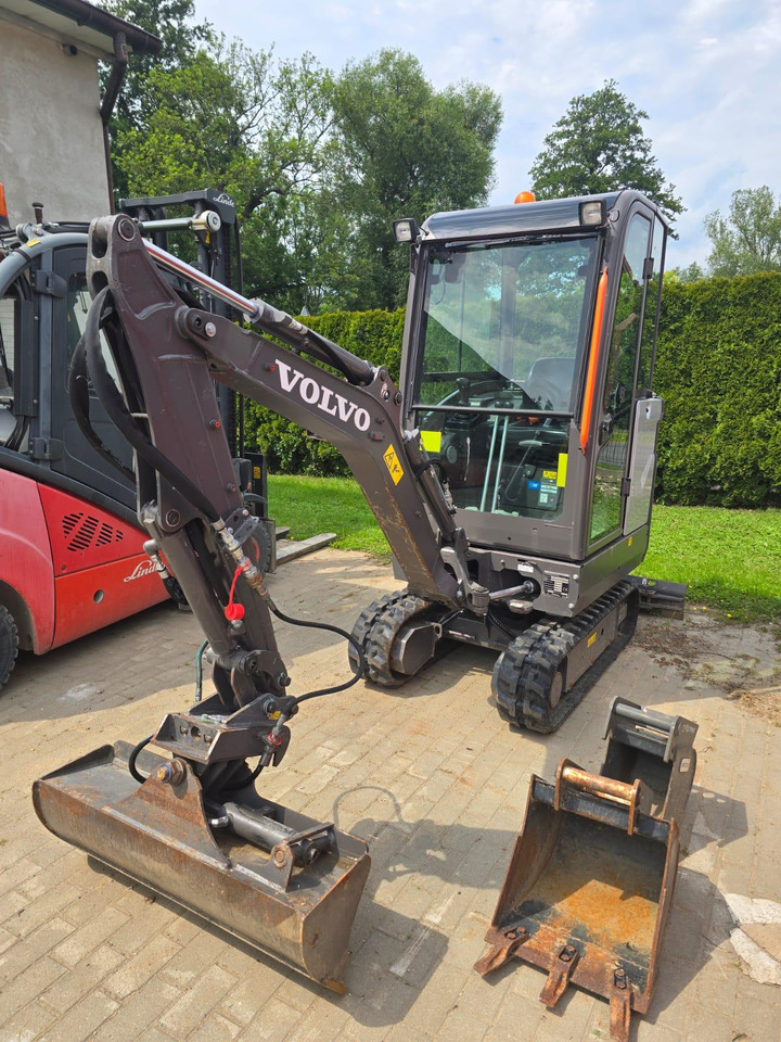 VOLVO EC 18 E - Mini escavadeira: foto 1 VOLVO EC 18 E - Mini escavadeira: foto 1