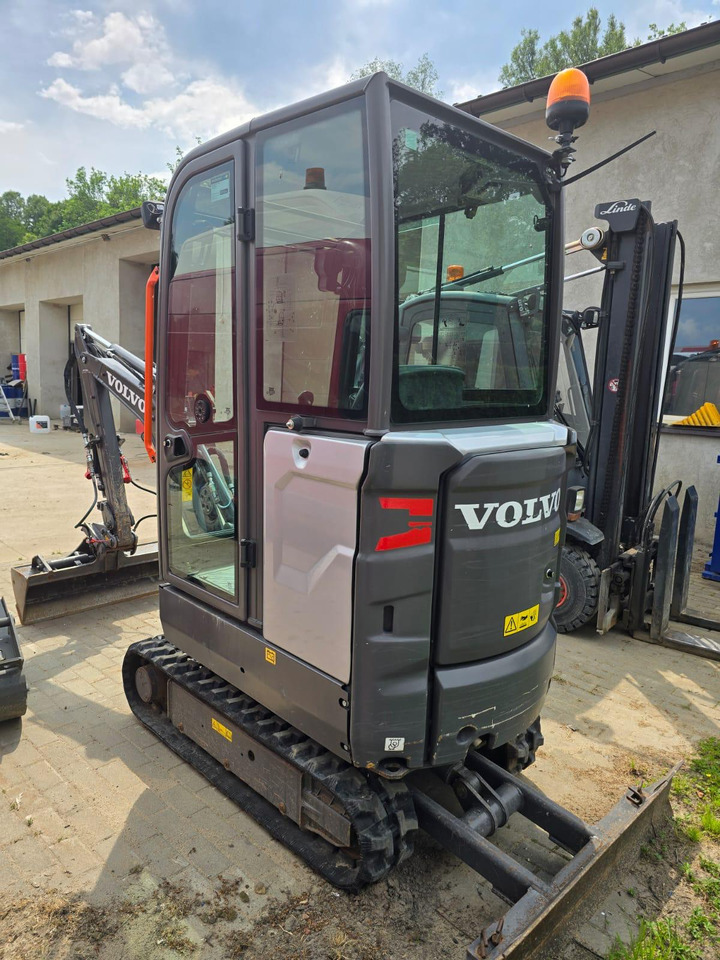 VOLVO EC 18 E - Mini escavadeira: foto 4 VOLVO EC 18 E - Mini escavadeira: foto 4
