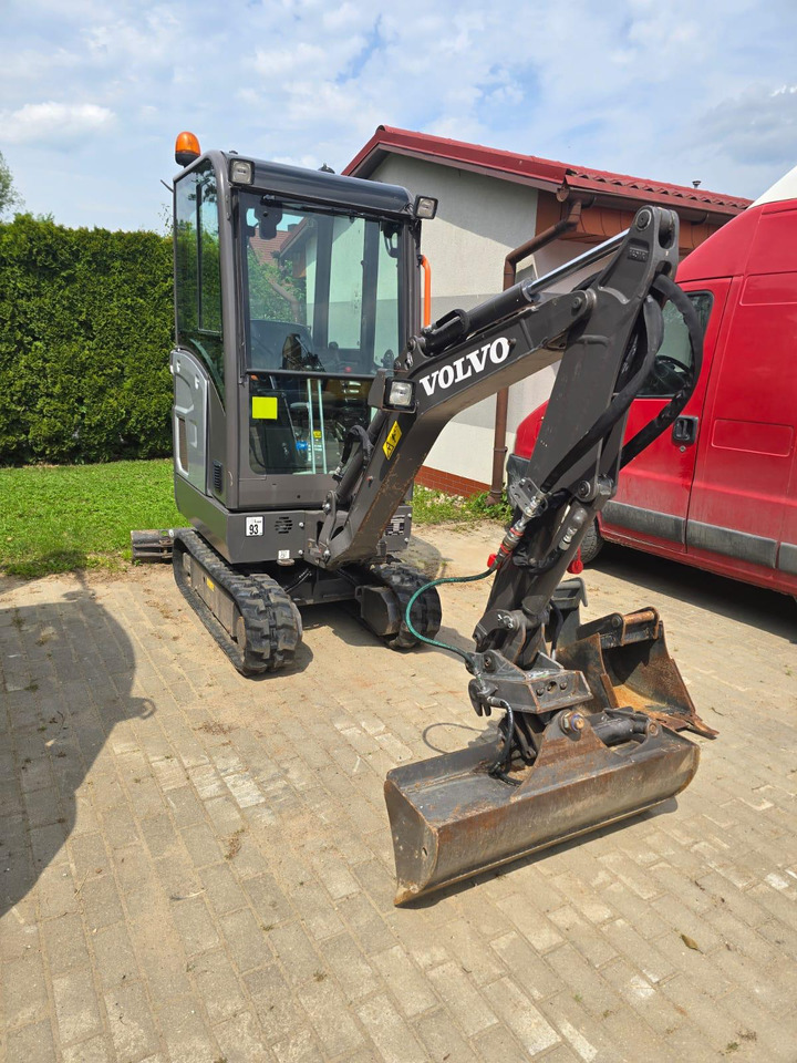 VOLVO EC 18 E - Mini escavadeira: foto 2 VOLVO EC 18 E - Mini escavadeira: foto 2