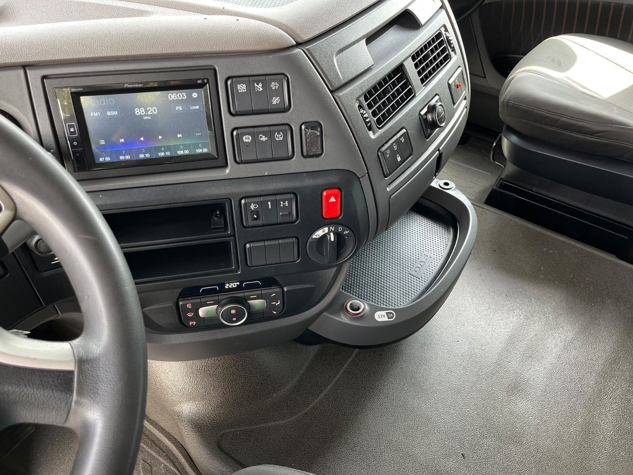 Tractor DAF XF 530 SSC: foto 12