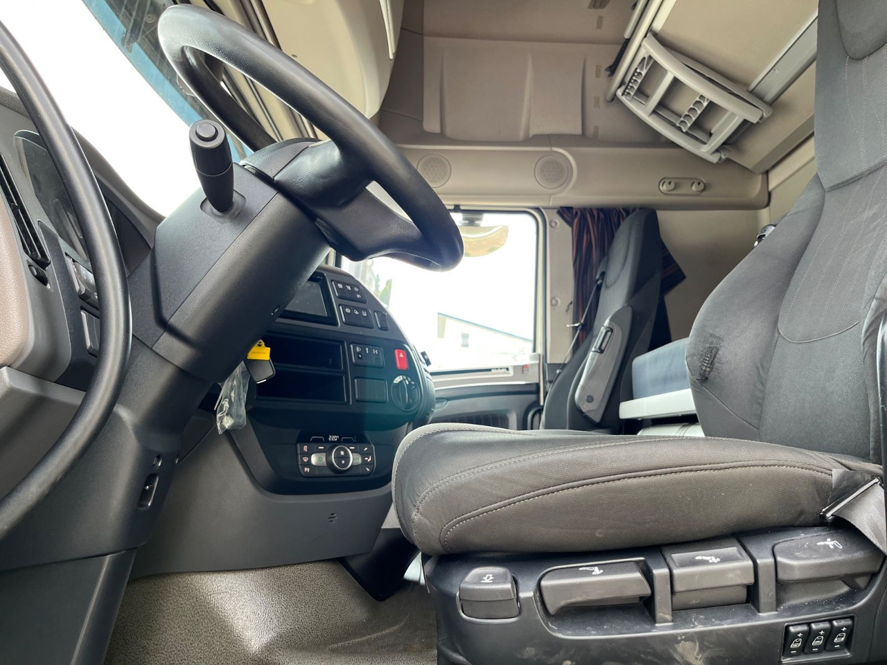 Tractor DAF XF 530 SSC: foto 8