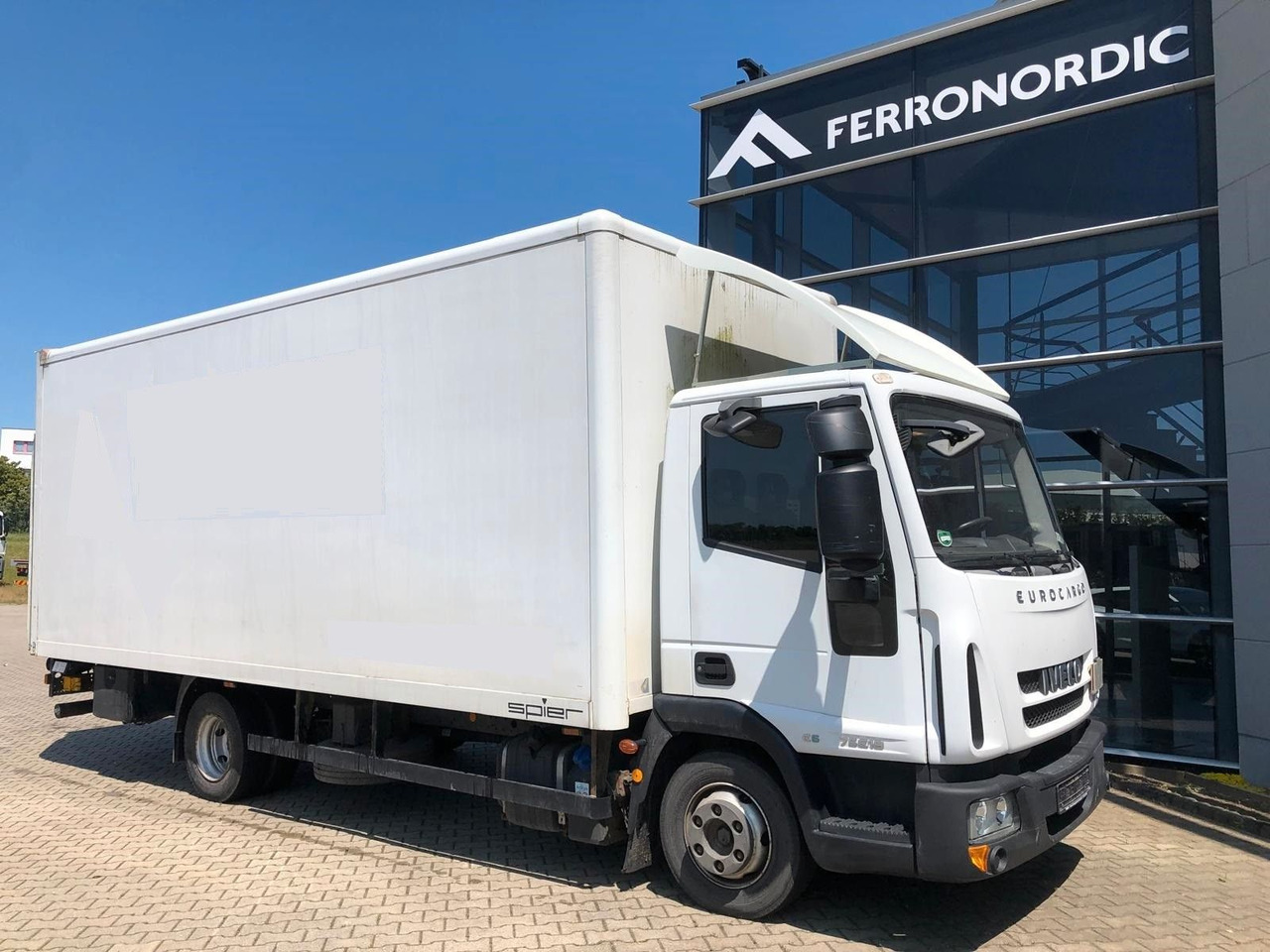 Iveco 75 E 190 Koffer*LBW*Schalter*Blatt/Luft*Klima - Carrinha de contentor: foto 1 Iveco 75 E 190 Koffer*LBW*Schalter*Blatt/Luft*Klima - Carrinha de contentor: foto 1