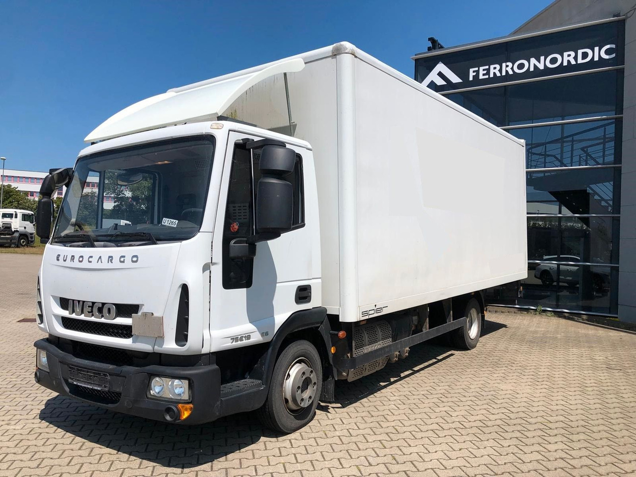 Iveco 75 E 190 Koffer*LBW*Schalter*Blatt/Luft*Klima - Carrinha de contentor: foto 4 Iveco 75 E 190 Koffer*LBW*Schalter*Blatt/Luft*Klima - Carrinha de contentor: foto 4