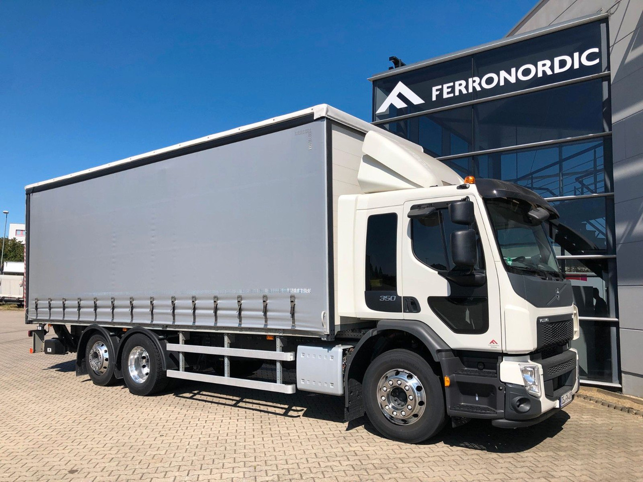 Volvo FE 350 26T 6x2 Lenkachse*ALU*LBW*EDSCHA - Caminhão com lona: foto 1 Volvo FE 350 26T 6x2 Lenkachse*ALU*LBW*EDSCHA - Caminhão com lona: foto 1