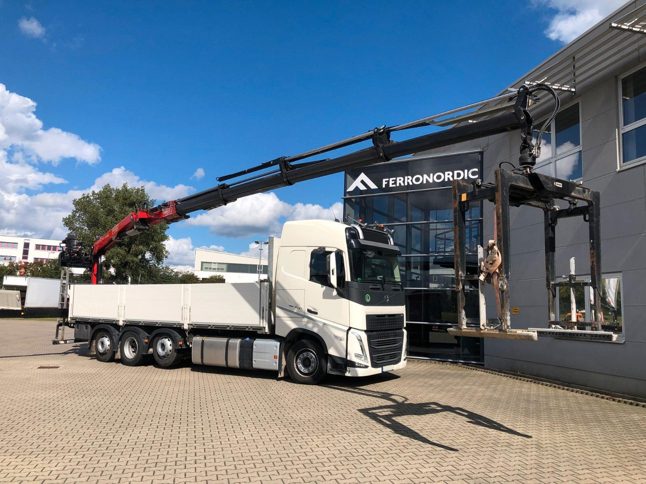 Volvo FH460 8x2 TRIDEM VLA&NLA gelenkt*FASSI F215AS.24 - Camião de caixa aberta/ Plataforma, Caminhão grua: foto 2 Volvo FH460 8x2 TRIDEM VLA&NLA gelenkt*FASSI F215AS.24 - Camião de caixa aberta/ Plataforma, Caminhão grua: foto 2